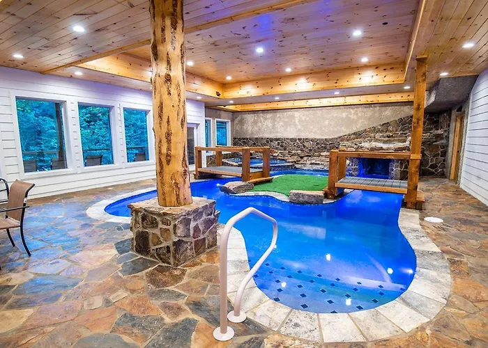 Treehouse River Lodge