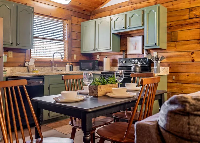 Couples Getaway Cabin Near National Park W Hot Tub