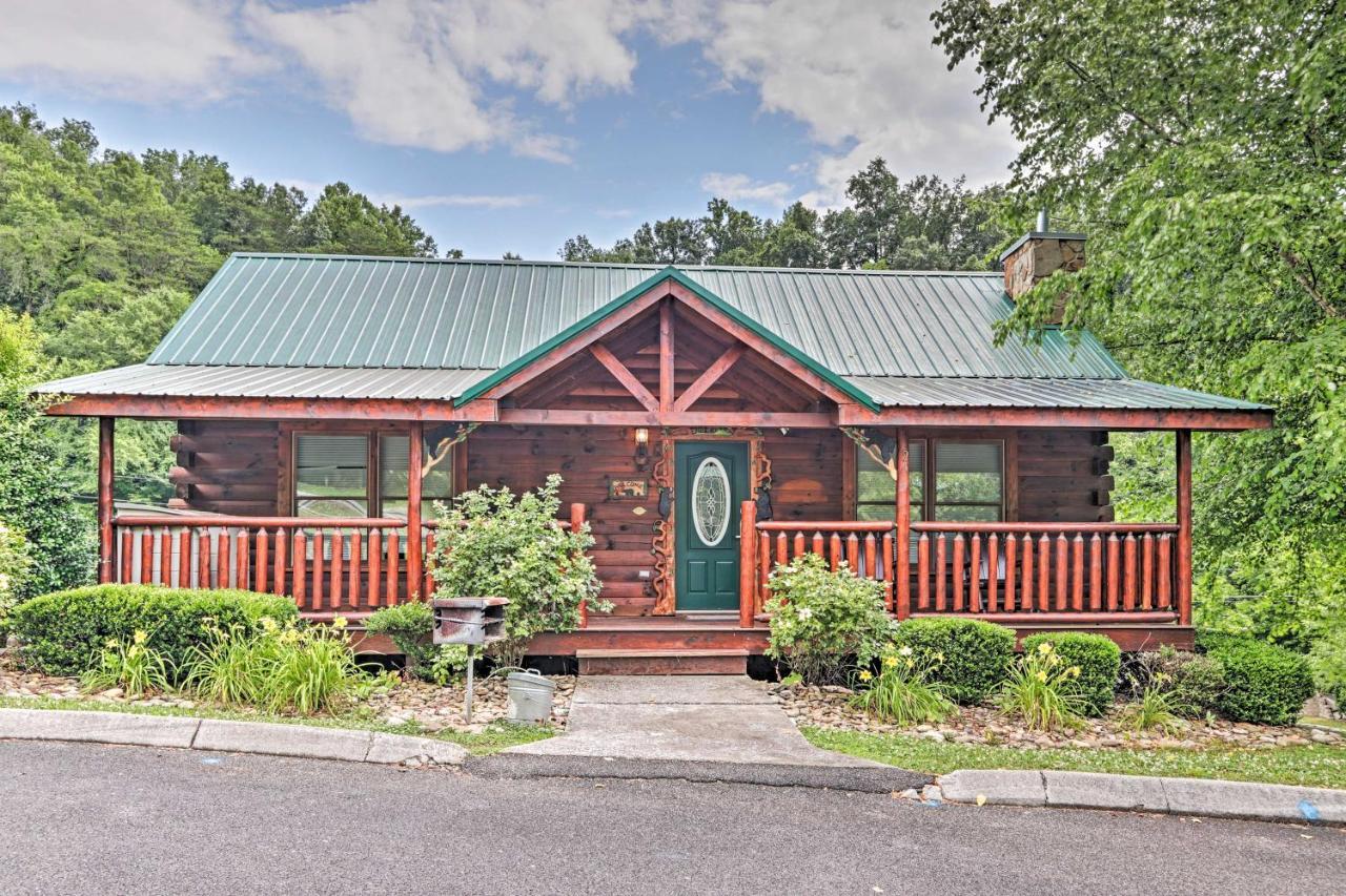 Smoky Mountain With Game And Hot Tub! Holiday home Pigeon Forge