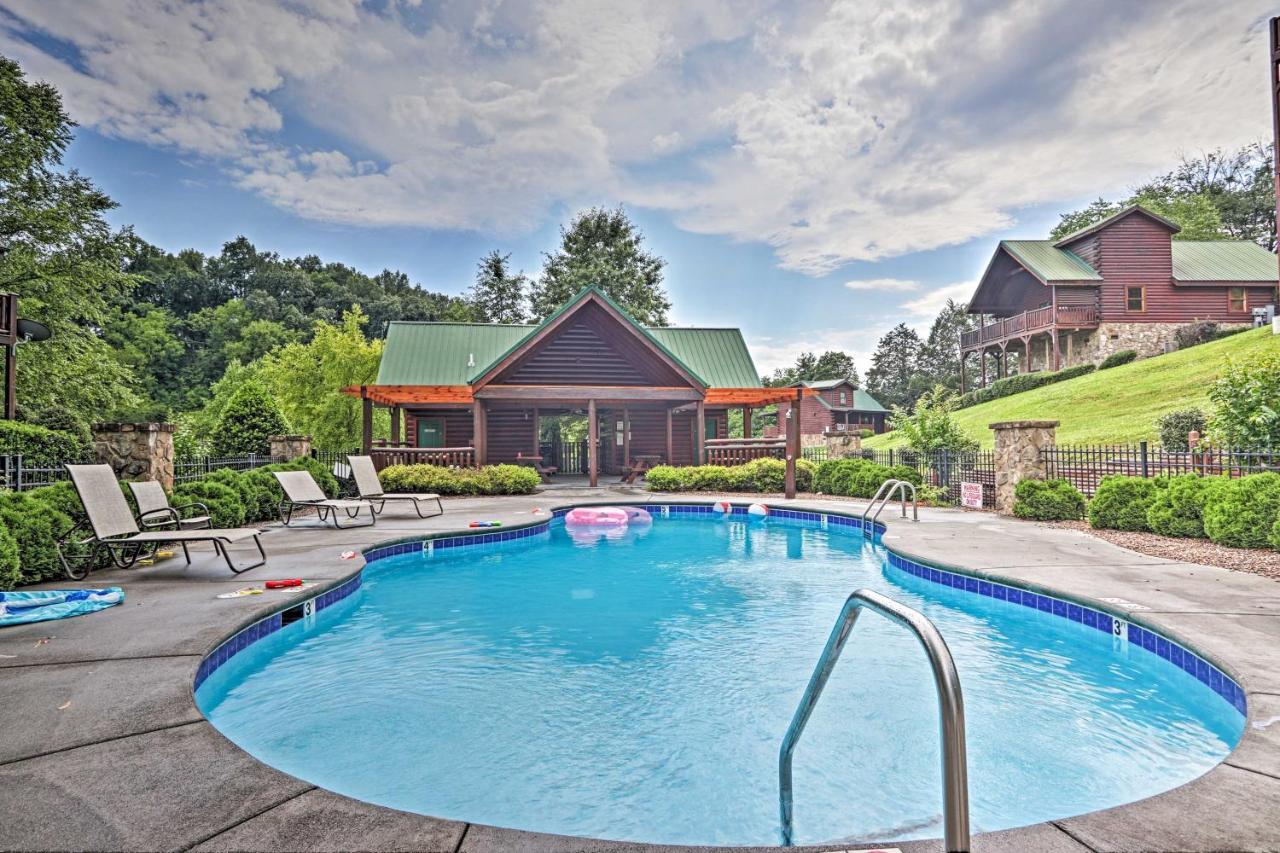 Smoky Mountain With Game And Hot Tub!