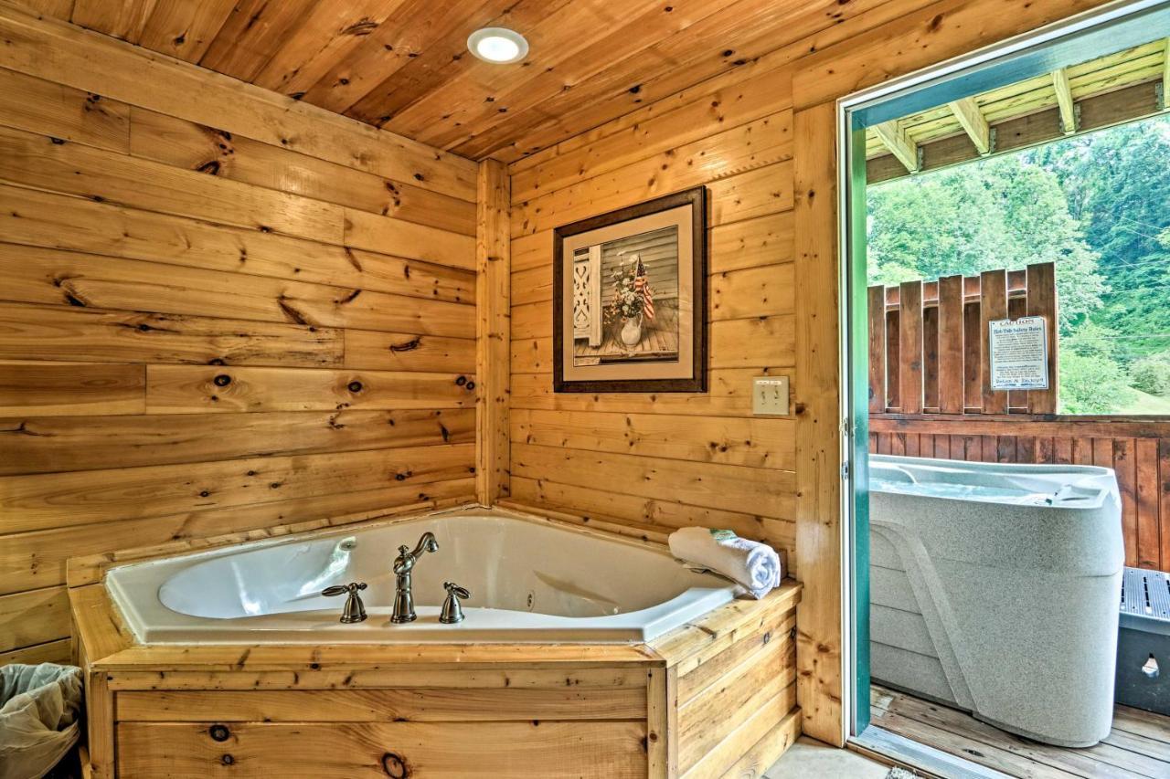 Smoky Mountain With Game And Hot Tub! * Pigeon Forge