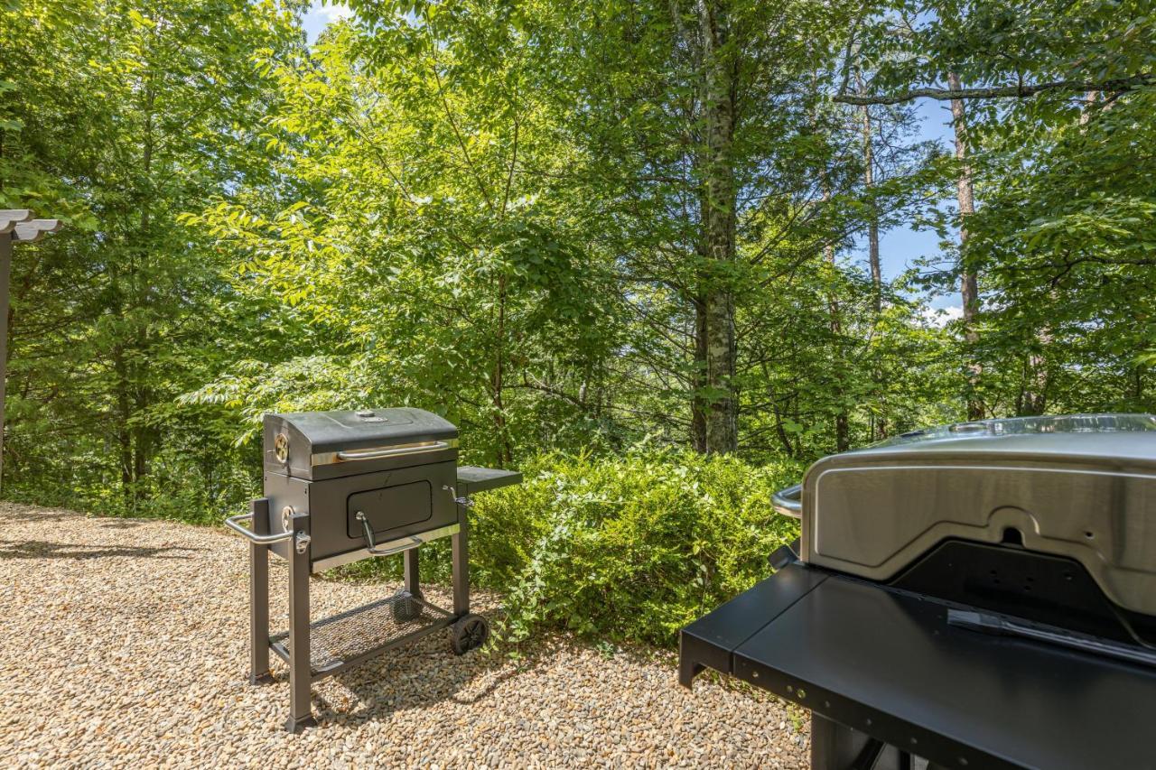 Chalet Red Maple