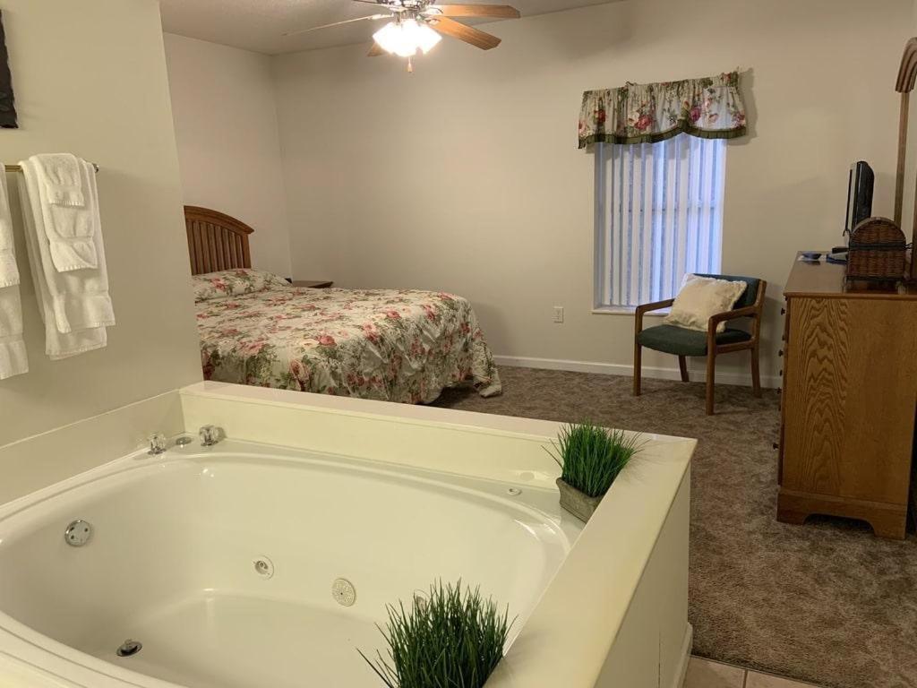 Whispering Pines 524 *