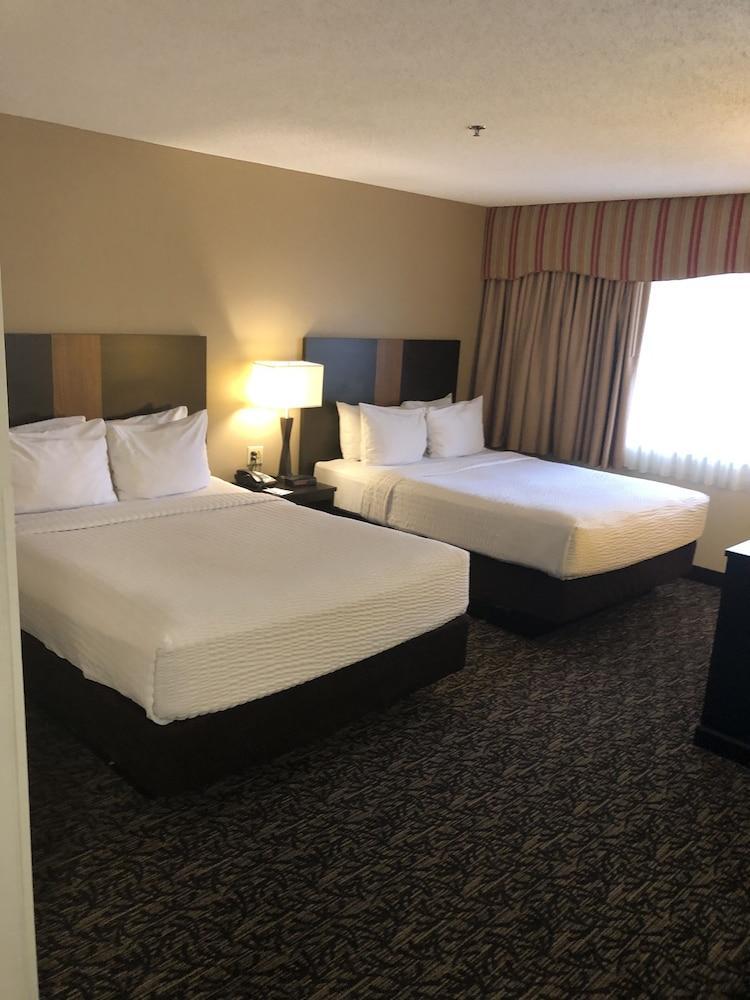 Leconte & Convention Center, Ascend Collection Hotel 3*