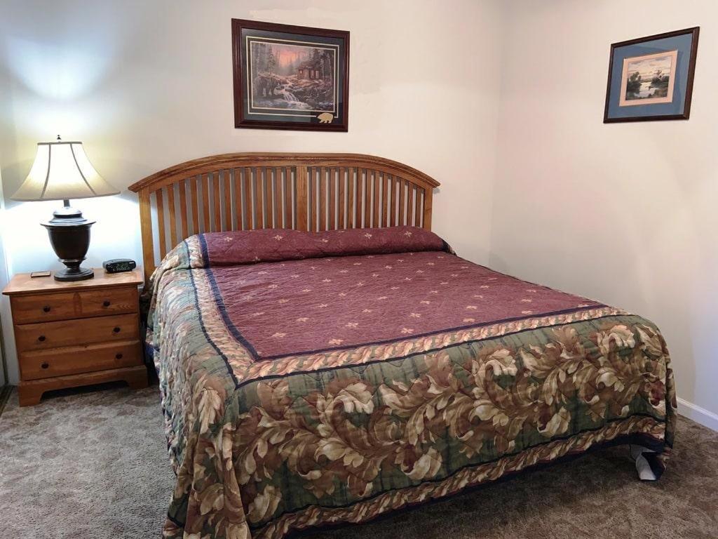 Whispering Pines 524 *