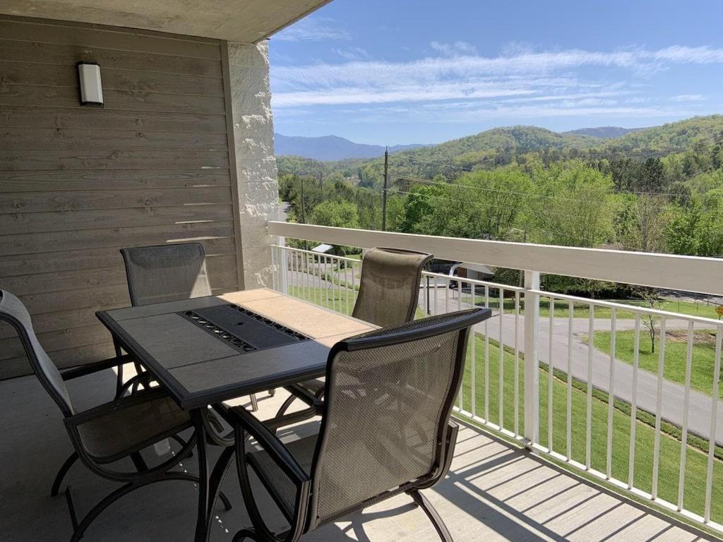 Whispering Pines 524 * Pigeon Forge