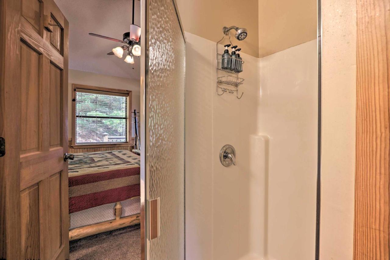 Smoky Mountain Retreat With Hot Tub, Arcade Games Holiday home Pigeon Forge