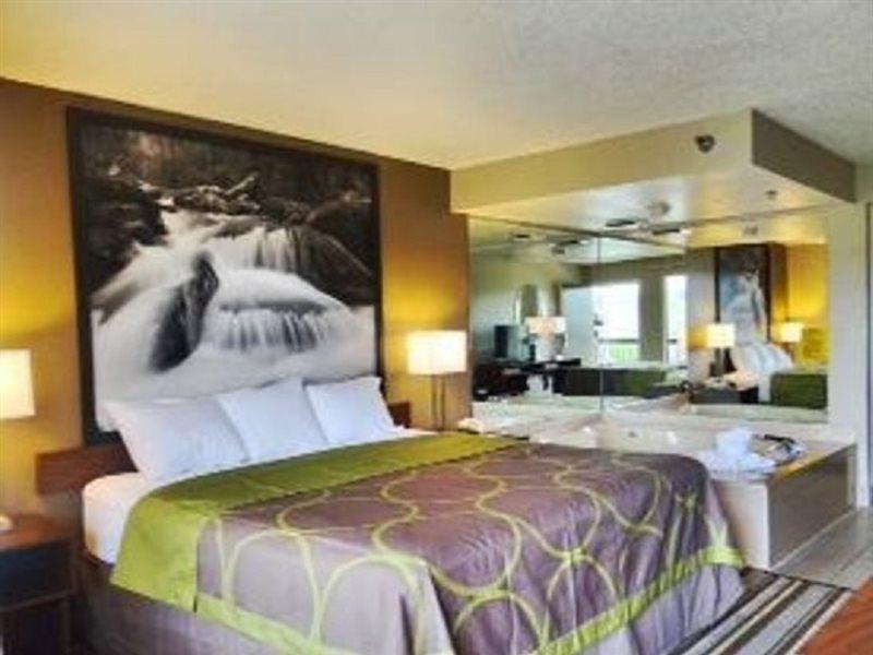 Super 8 By Wyndham Pigeon Forge-emert St Pigeon Forge
