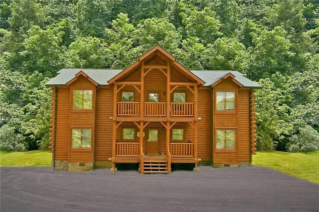 Rushing Water - Beautiful Back Yard Along Caney Creek - Hot Tub Game Holiday home Pigeon Forge