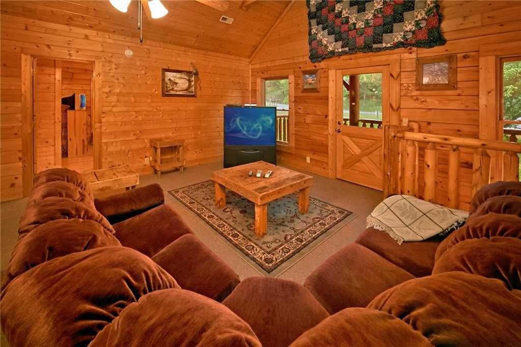 Rushing Water - Beautiful Back Yard Along Caney Creek - Hot Tub Game Holiday home