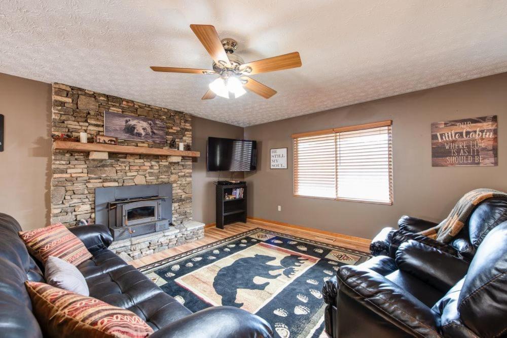 Bearfootin' Retreat In The Great Smoky Mountains Holiday home Pigeon Forge