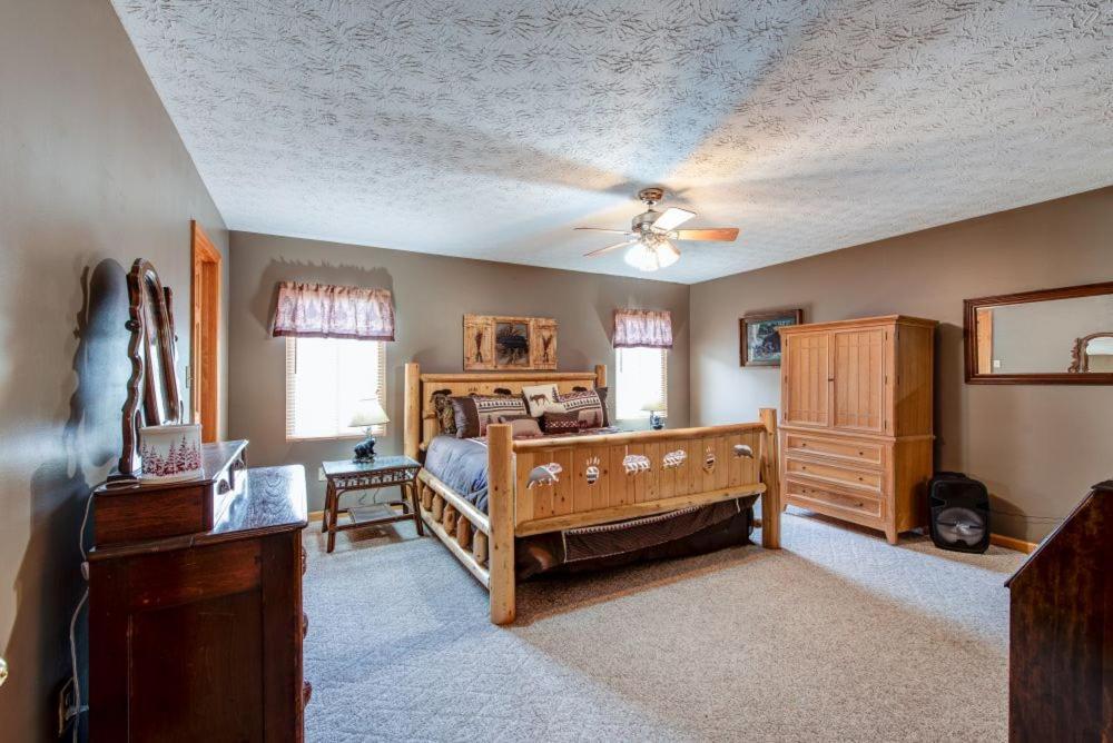 Bearfootin' Retreat In The Great Smoky Mountains Holiday home *