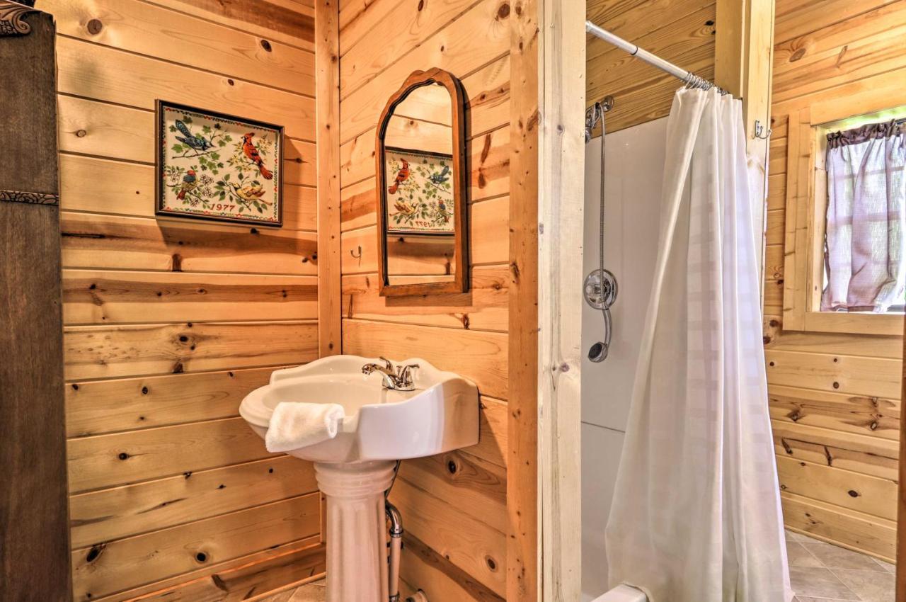 Log Cabin With Deck And Hot Tub 5 Mi To Dollywood! *