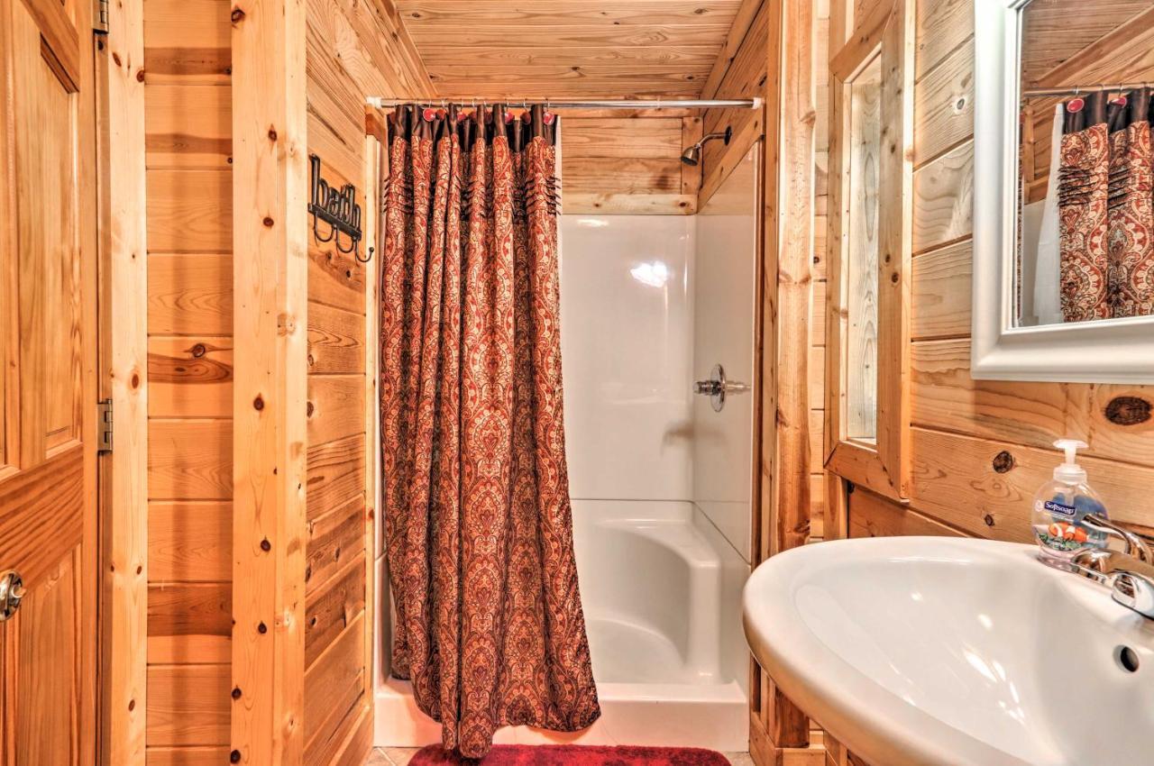 Log Cabin With Deck And Hot Tub 5 Mi To Dollywood! Pigeon Forge