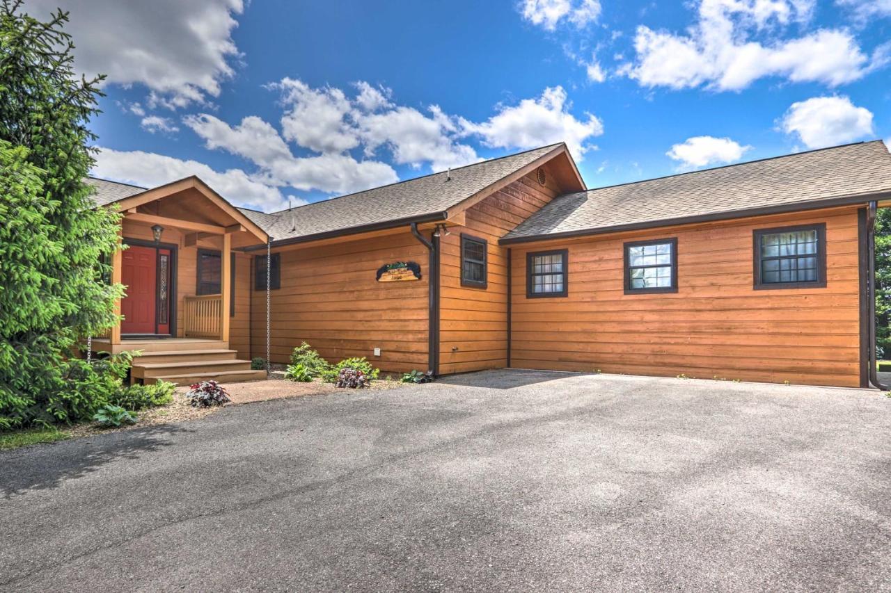 Log Cabin With Deck And Hot Tub 5 Mi To Dollywood! Pigeon Forge