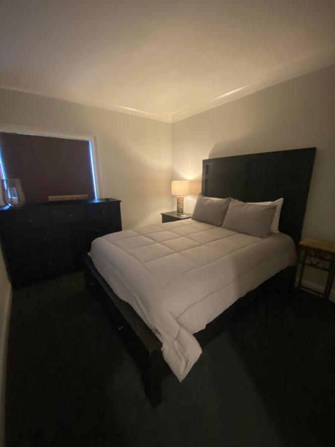 River Place #111 3bd *