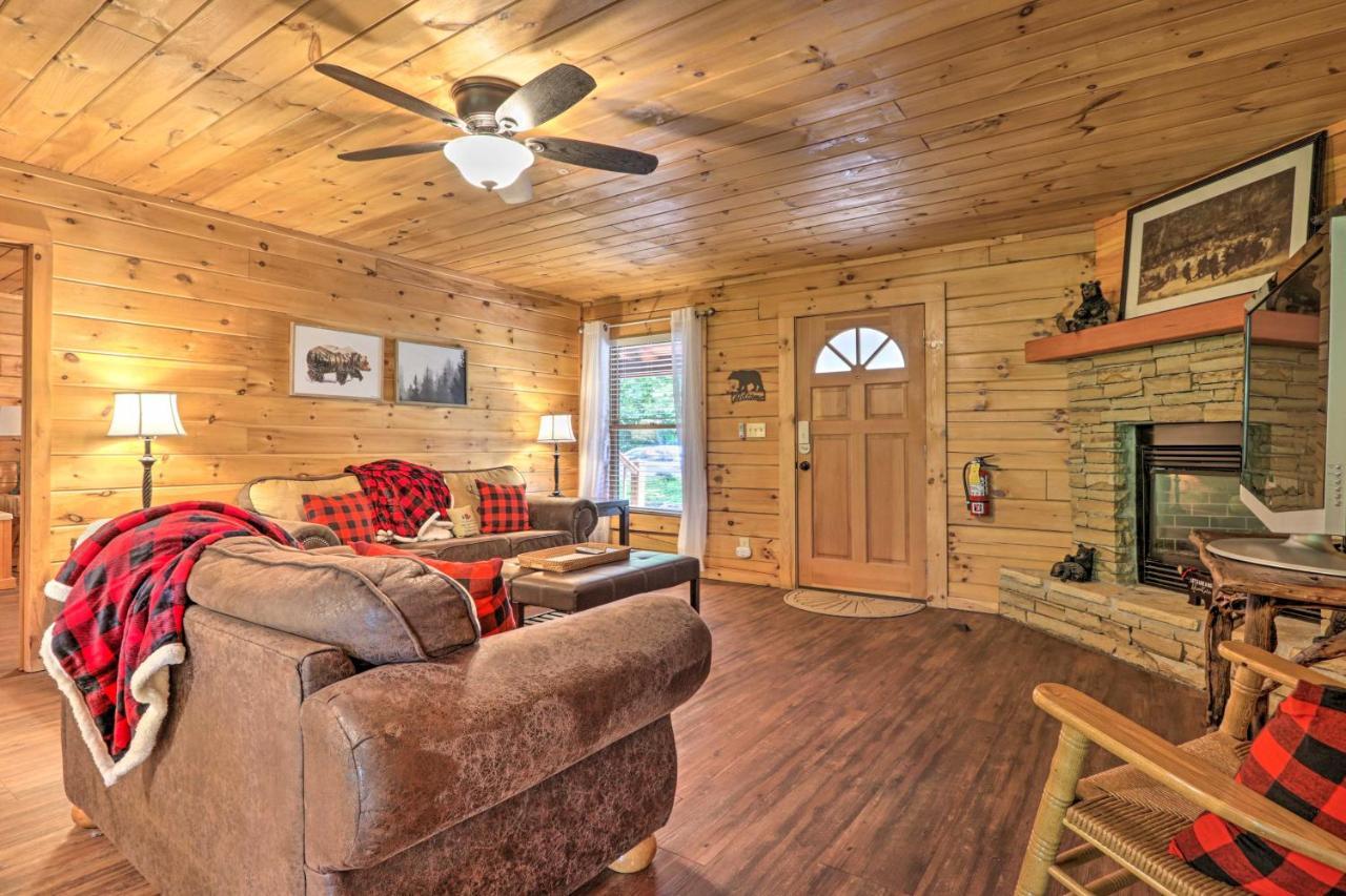 With Deck And Fireplace Less Than 3 Mi To Dollywood! * Pigeon Forge