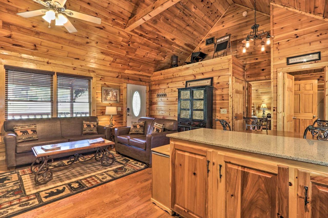 Smoky Mountain With Game And Hot Tub! * Pigeon Forge