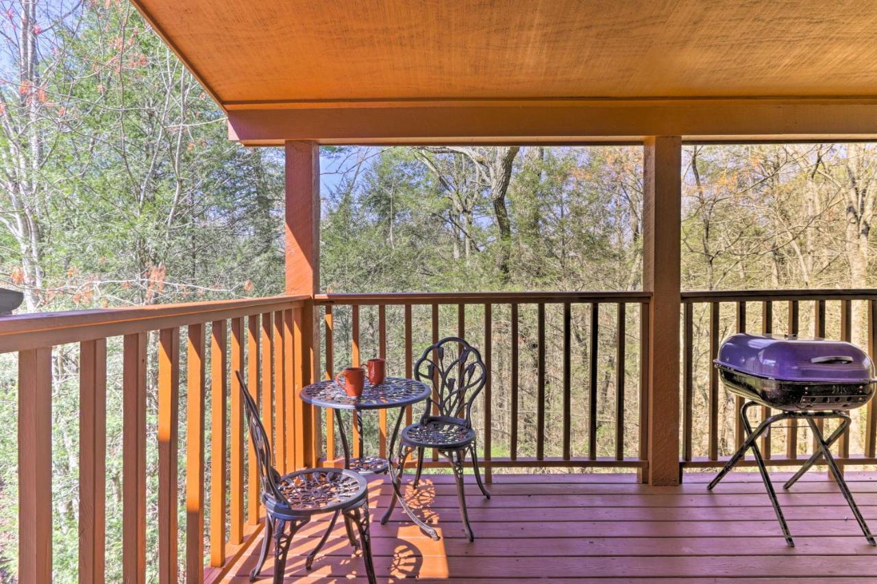 Cabin With Waterfall And Hot Tub, 1 Mi To Parkway! * Pigeon Forge