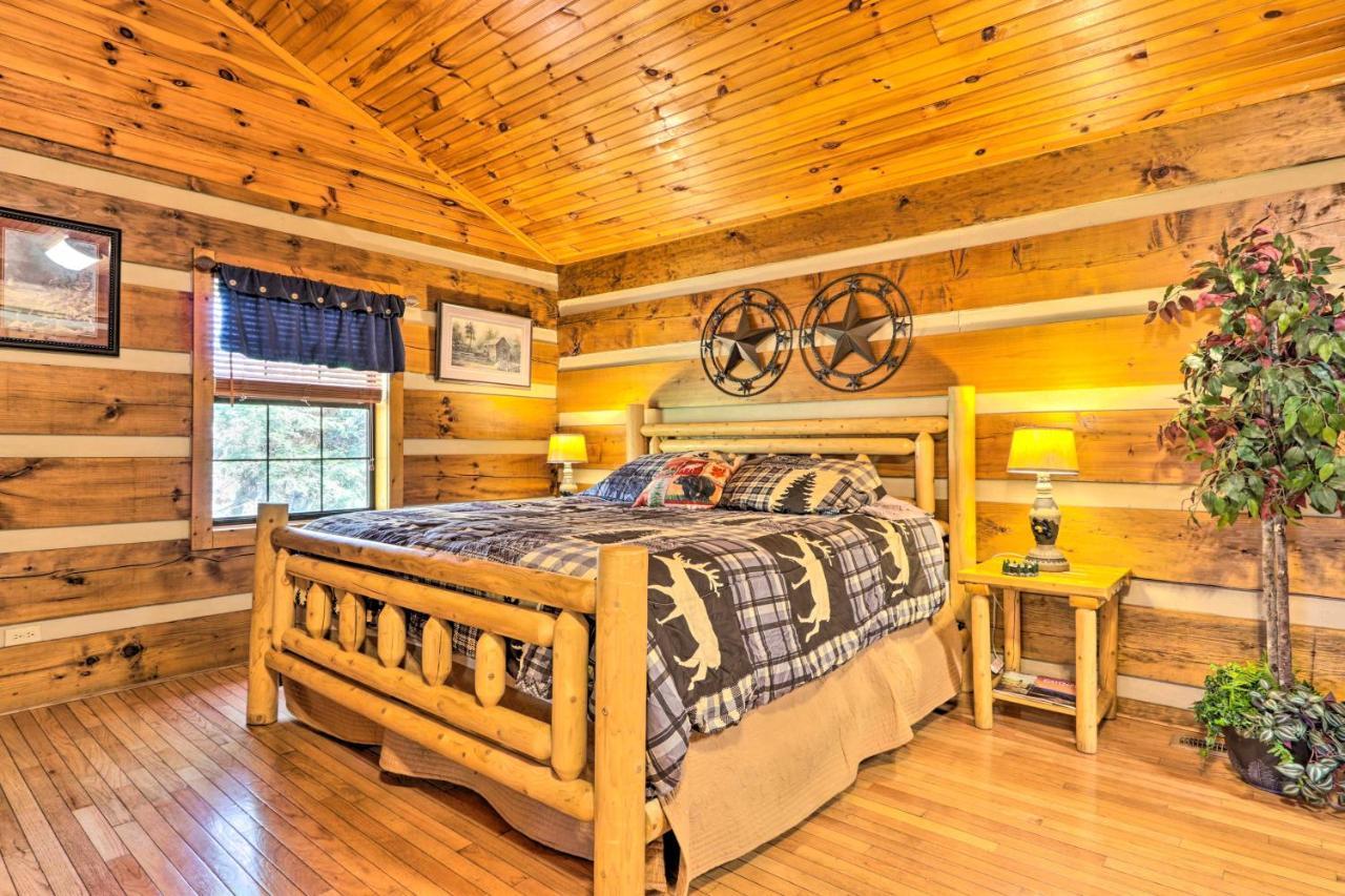 Cabin With Waterfall And Hot Tub, 1 Mi To Parkway! * Pigeon Forge