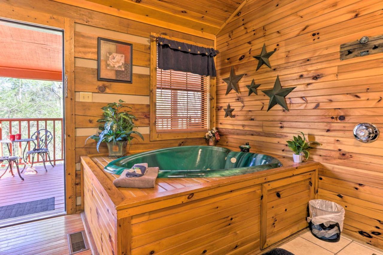 Apartment Cabin With Waterfall And Hot Tub, 1 Mi To Parkway! *