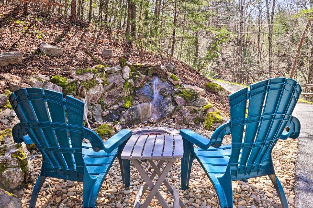 Apartment Cabin With Waterfall And Hot Tub, 1 Mi To Parkway! Pigeon Forge