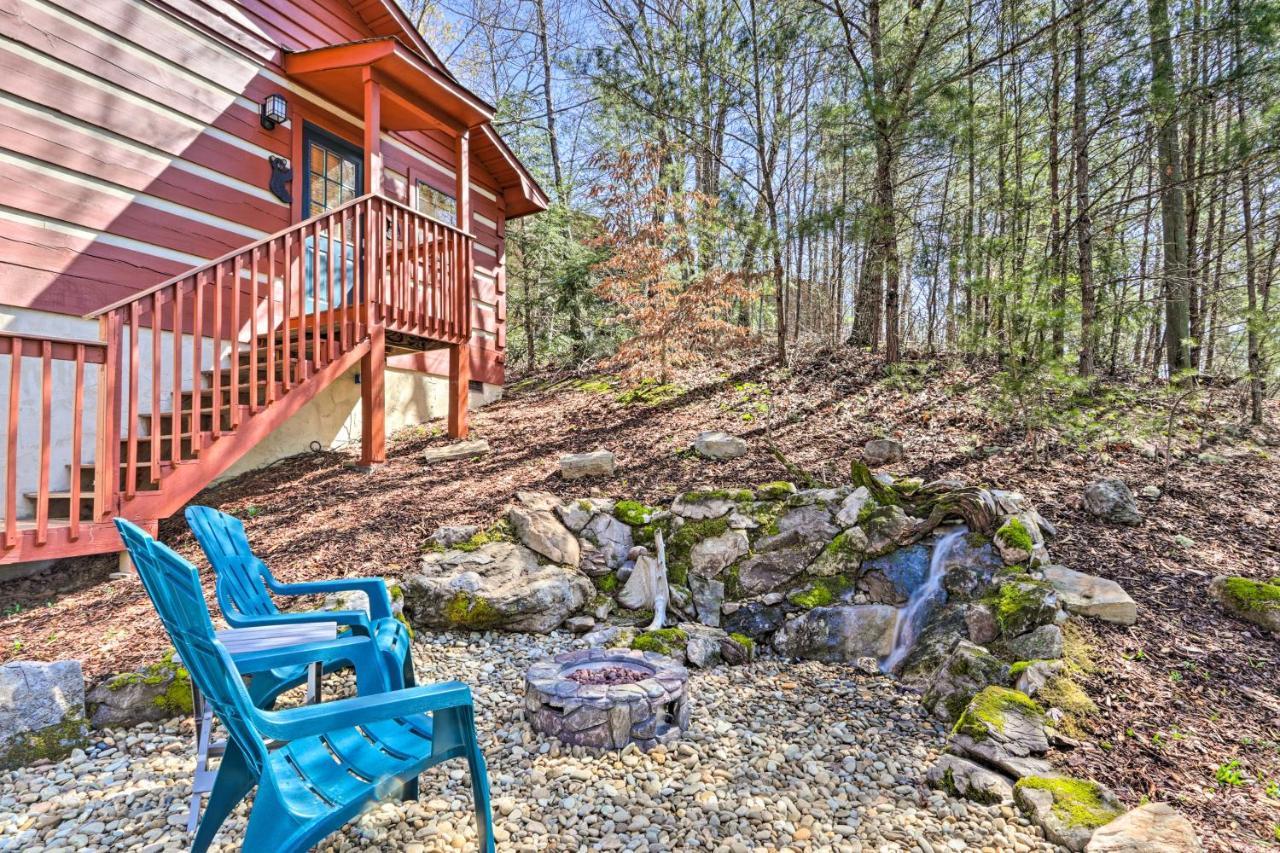 Cabin With Waterfall And Hot Tub, 1 Mi To Parkway! Apartment