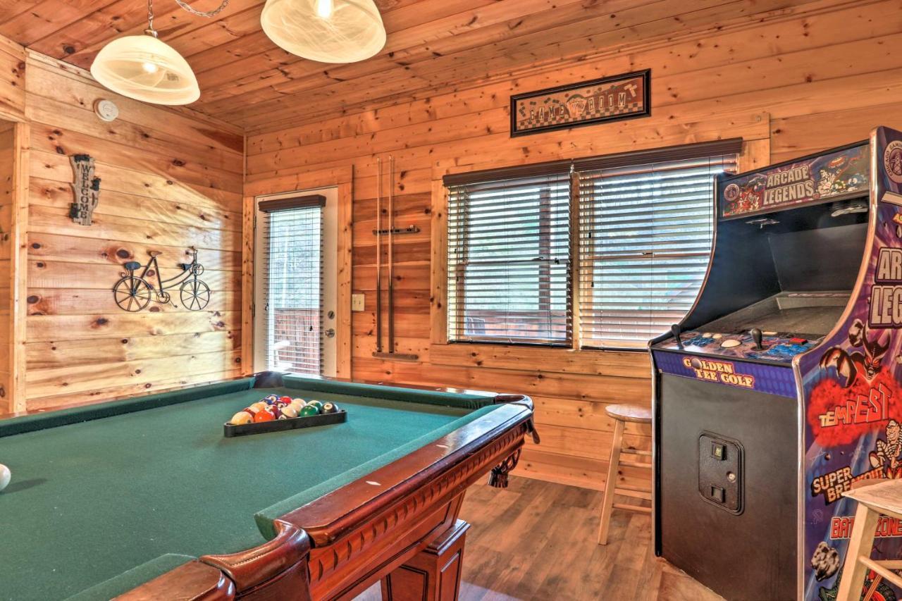 Smoky Mountain With Game And Hot Tub! Pigeon Forge