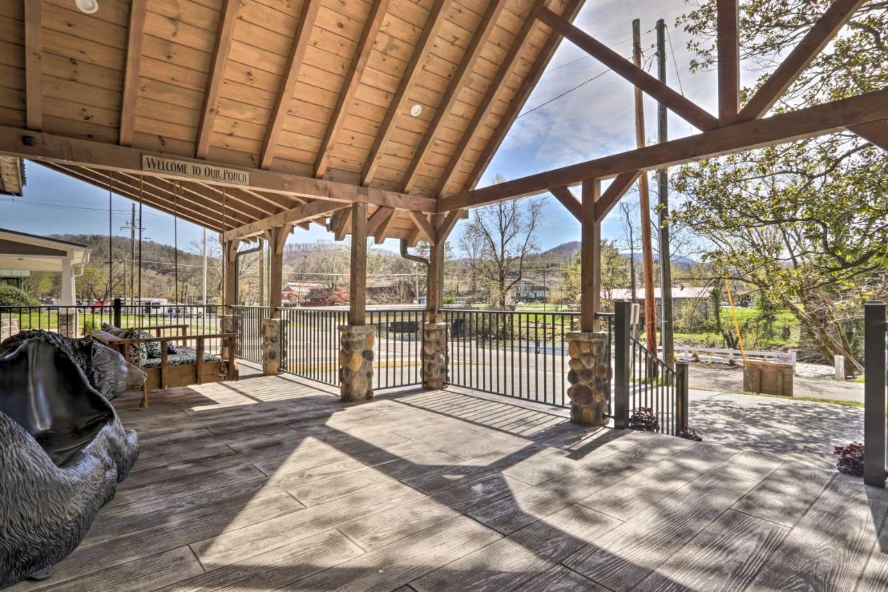 Holiday home Riverfront With Hot Tub - 3 Miles To Dollywood