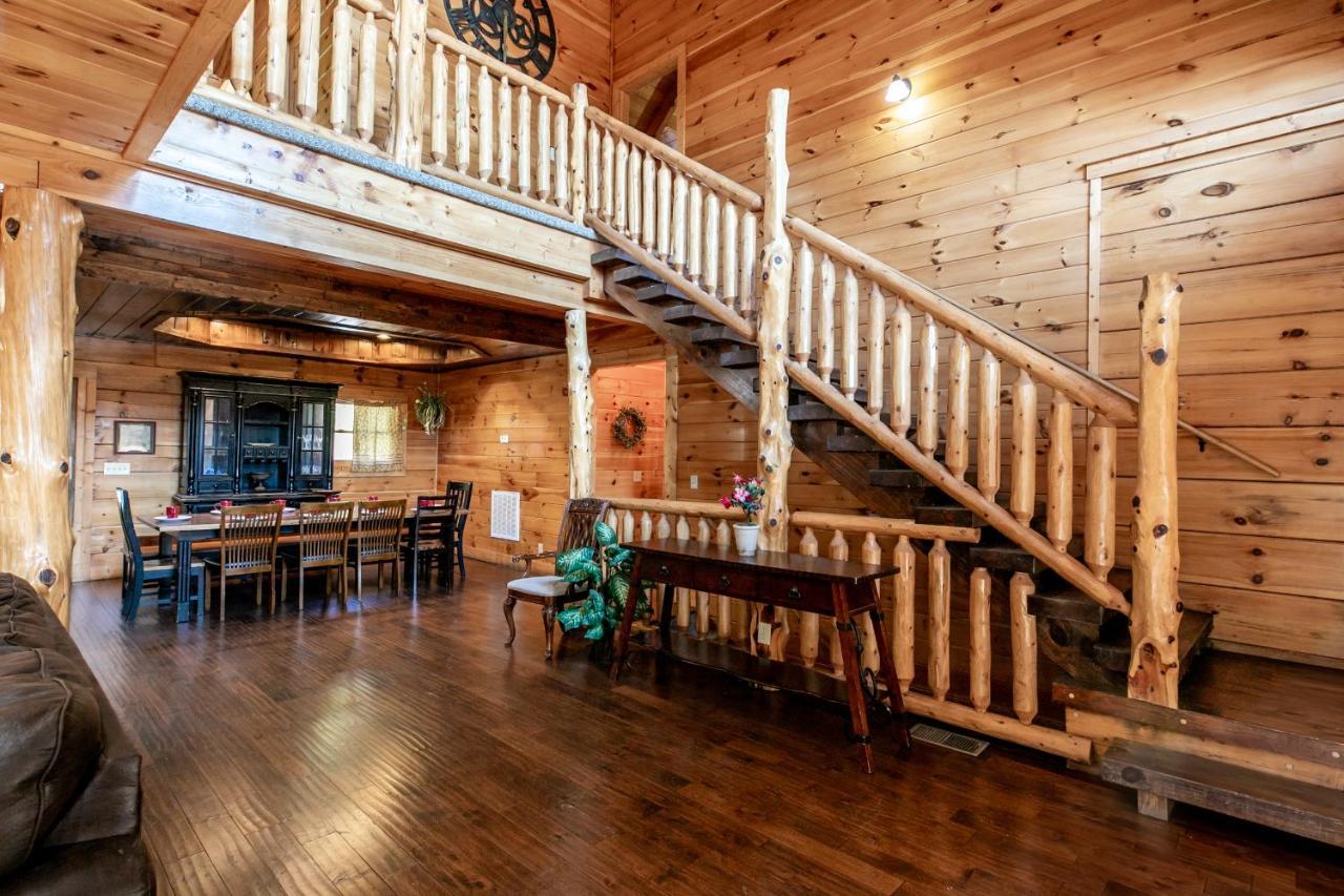 Smokystays 6 Bedroom * Pigeon Forge