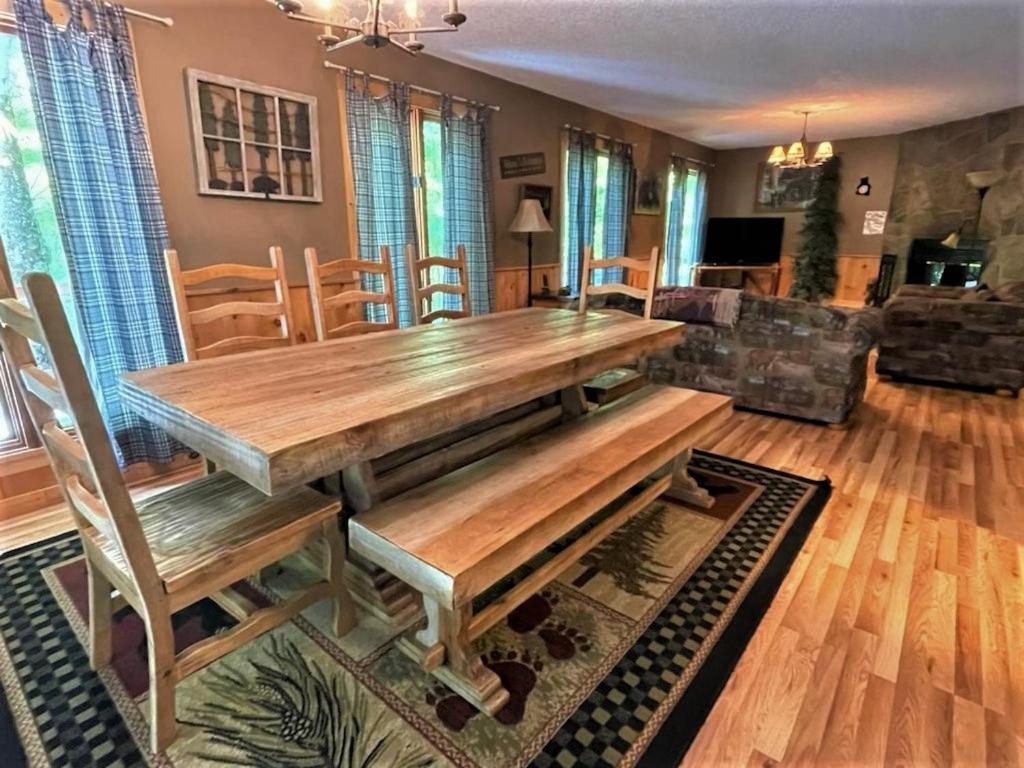 Wandering Bear Chalet Chalet Pigeon Forge
