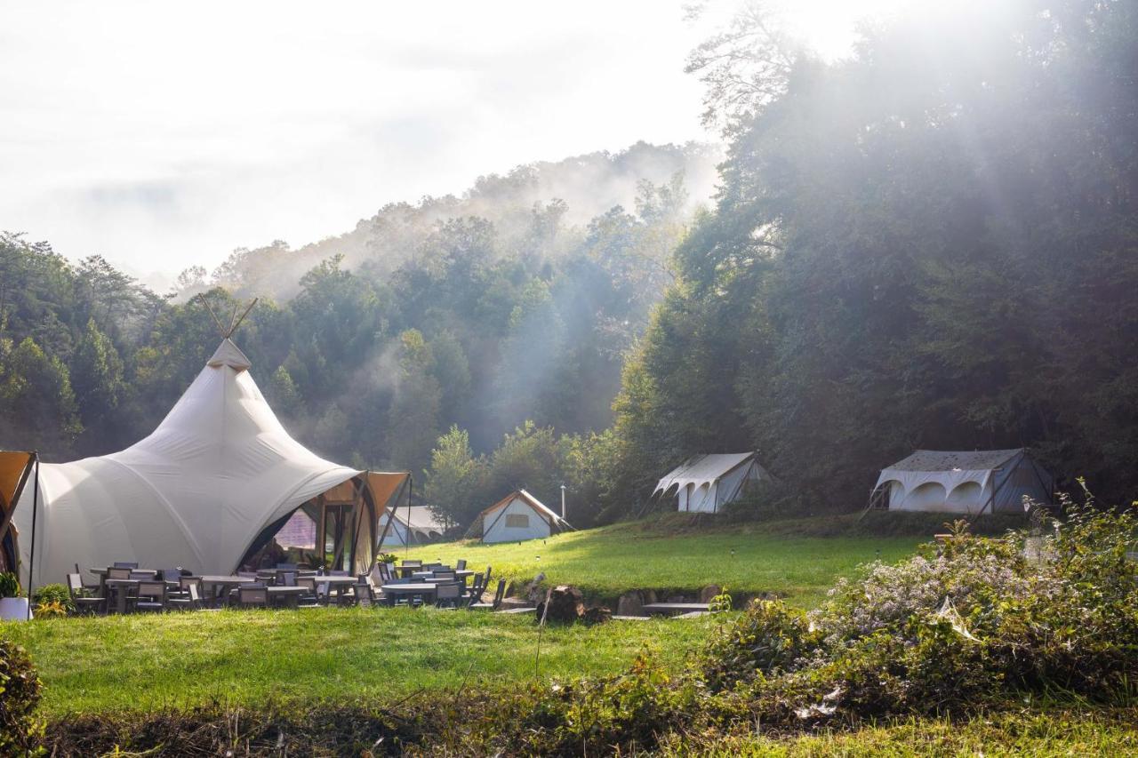 Under Canvas Great Smoky Mountains Luxury tent