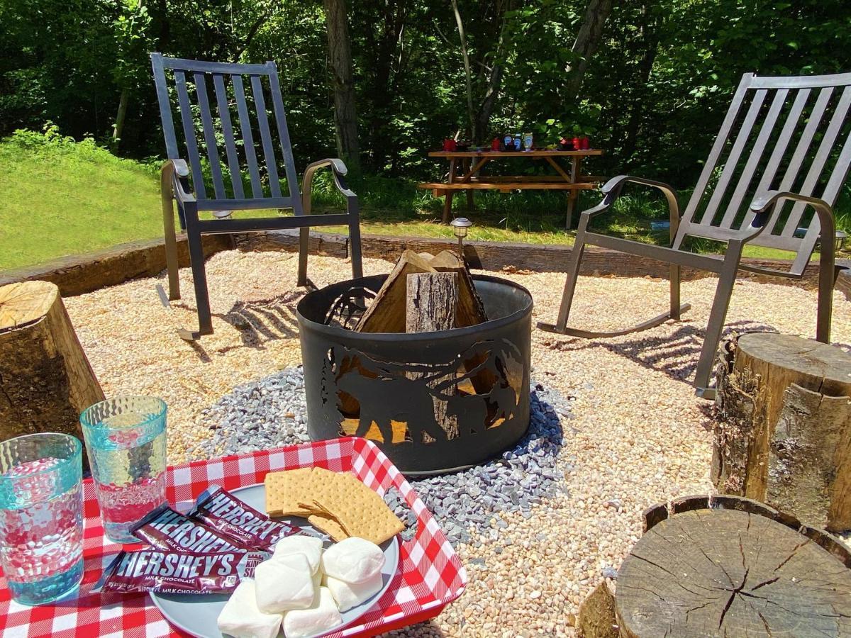 Cozy Bear Den * Pigeon Forge
