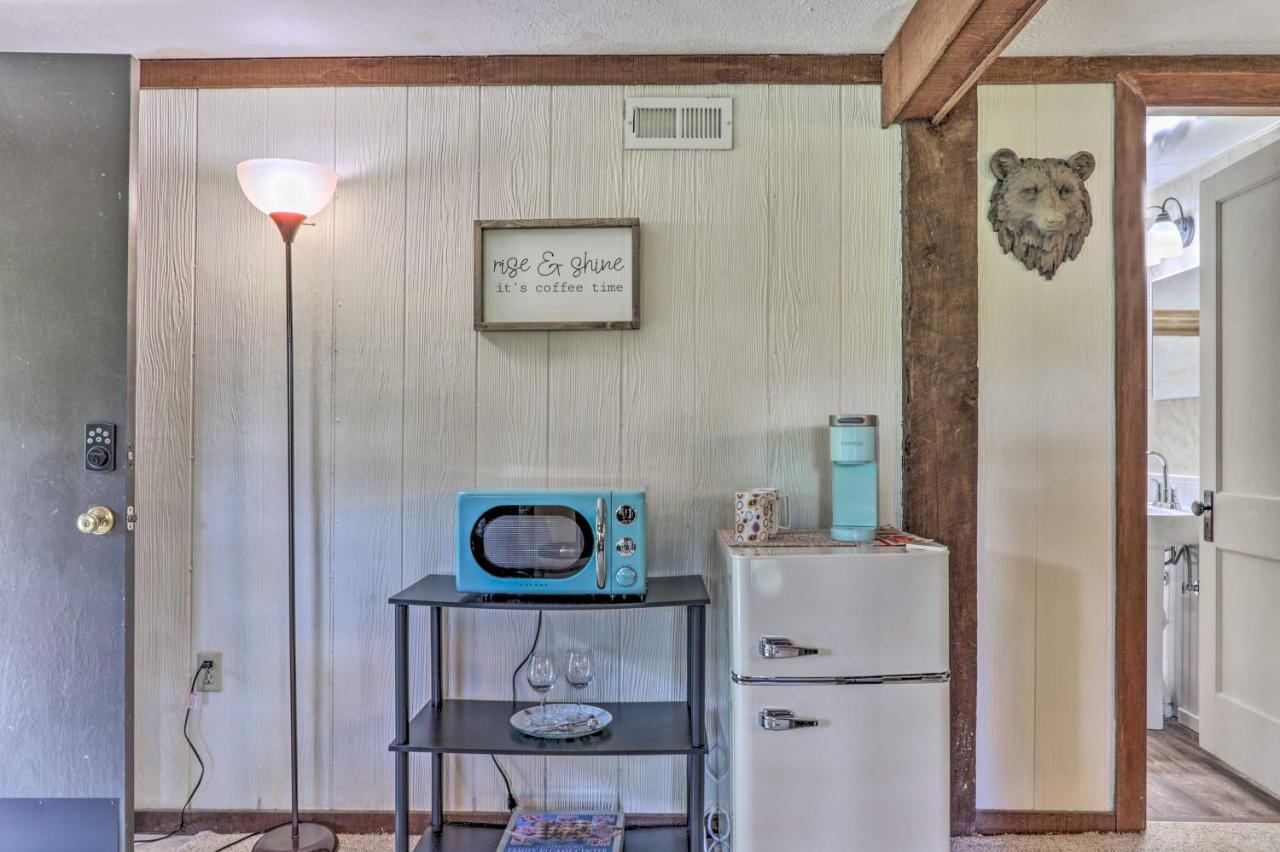 Peaceful Pigeon Forge Cabin With Fire Pit! Holiday home
