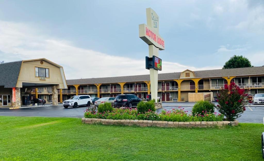 Conner Hill Motor Motel 2*