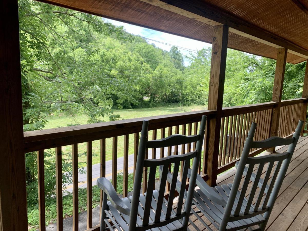 Holiday home Pleasant Hollow Cabin *
