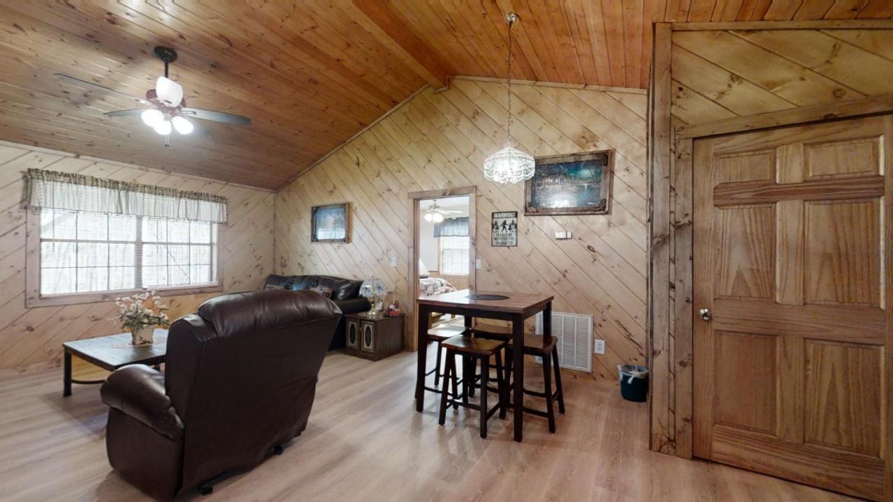 Little Mountain Hideaway * Pigeon Forge