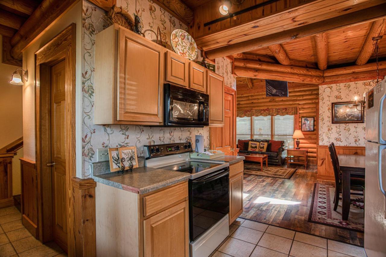 Great Wolf Cabin In Pigeon Forge! Holiday home Pigeon Forge