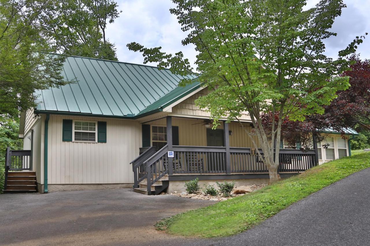 Holly Grove #1 Chalet *