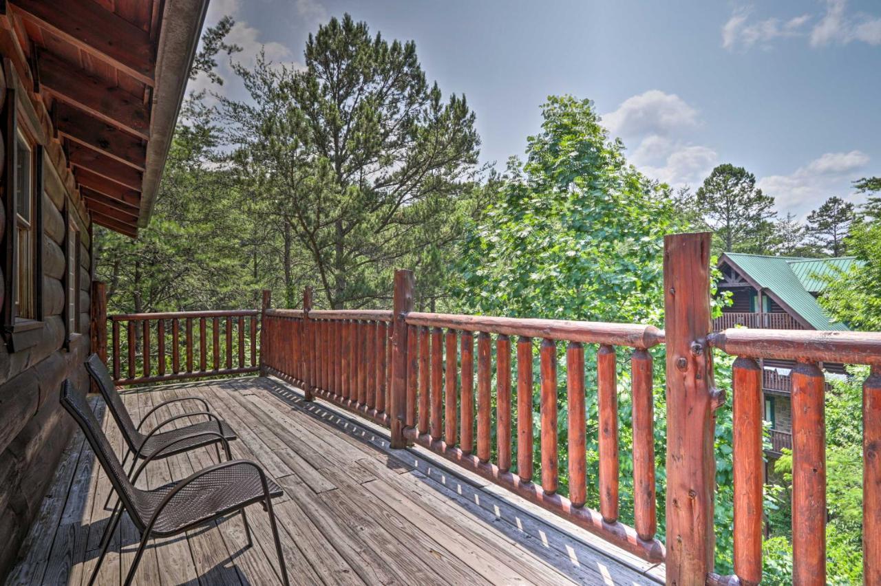 Holiday home Getaway With Covered Patio And Hot Tub!