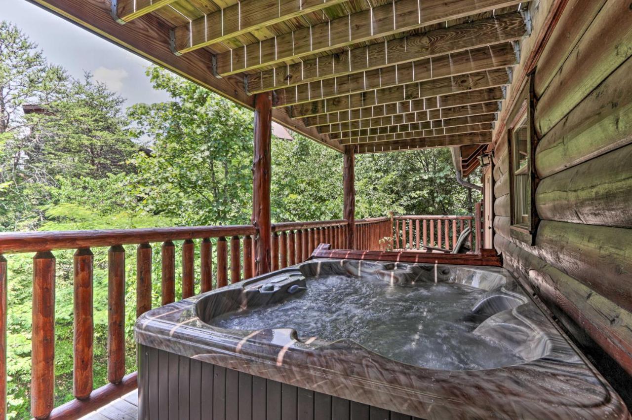 Getaway With Covered Patio And Hot Tub! Holiday home