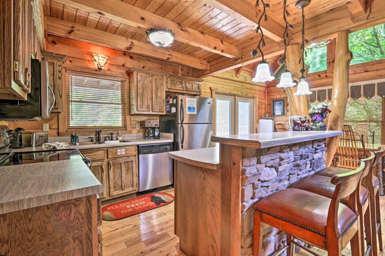 Getaway With Covered Patio And Hot Tub! Holiday home *