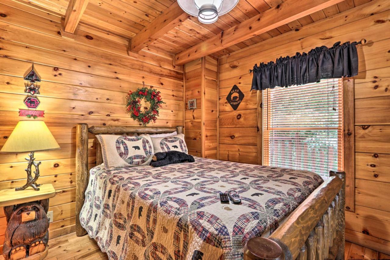 Getaway With Covered Patio And Hot Tub! Holiday home Pigeon Forge
