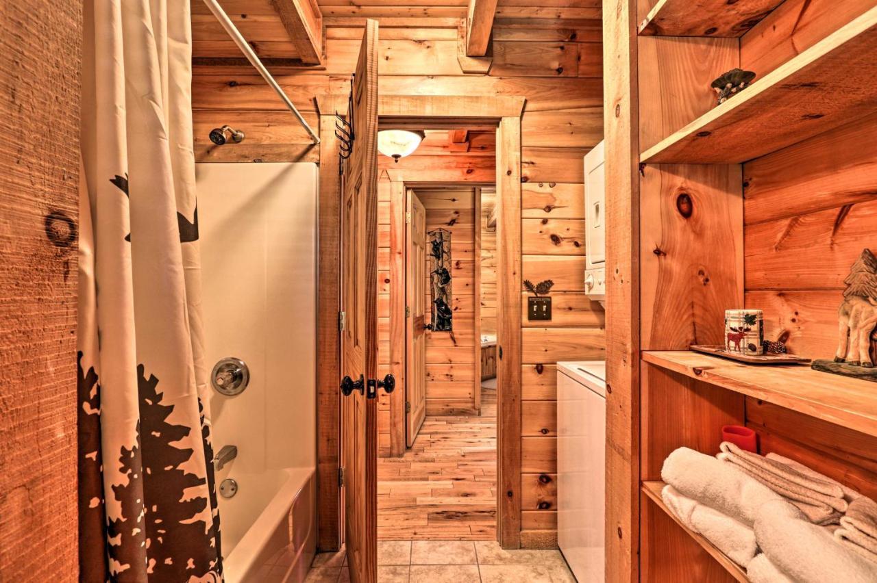 Holiday home Getaway With Covered Patio And Hot Tub! Pigeon Forge