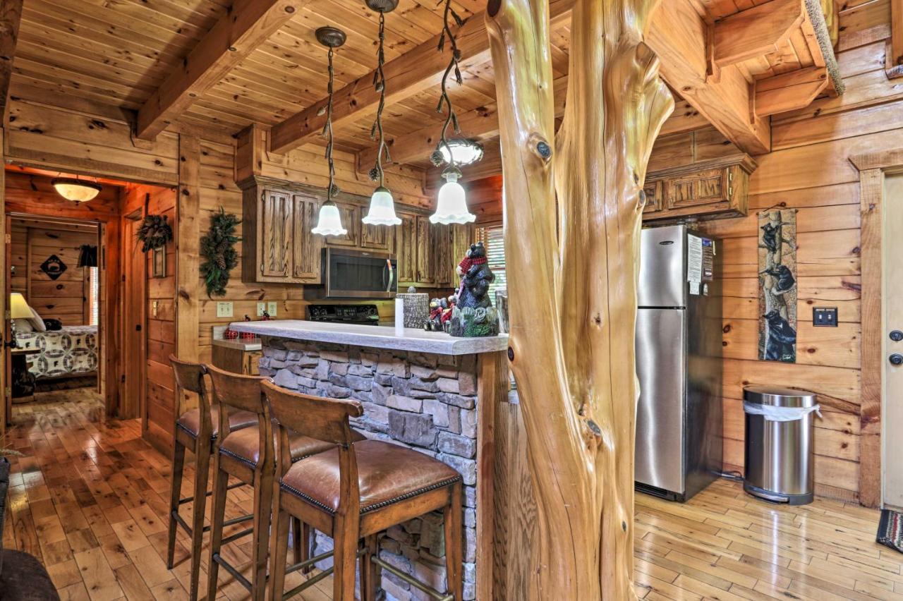 Getaway With Covered Patio And Hot Tub! Holiday home *