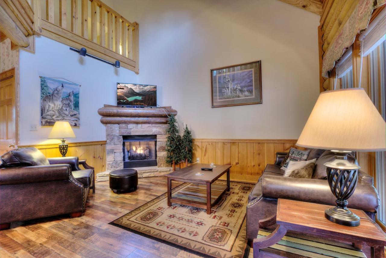 Great Wolf Cabin In Pigeon Forge! Holiday home