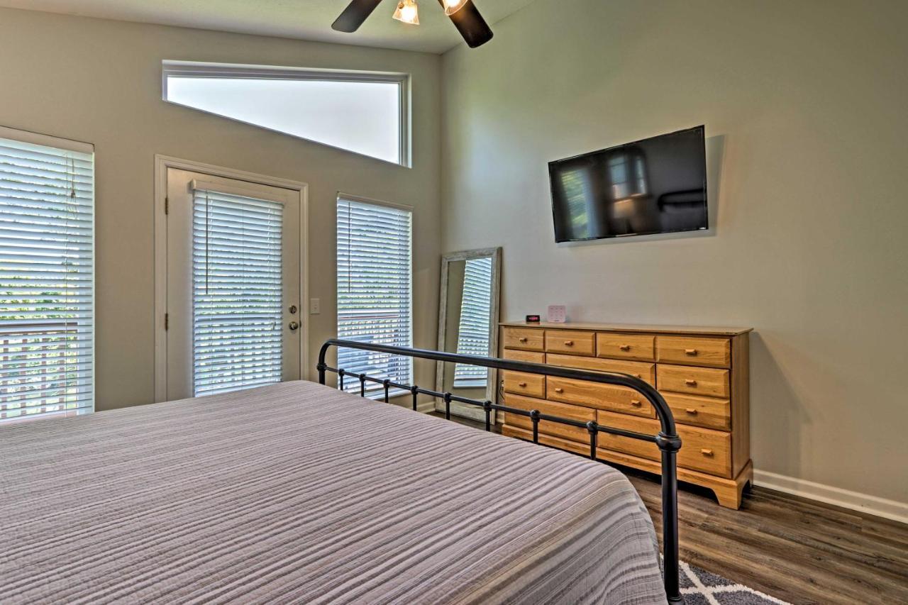 Holiday home River Oarasis In Heart Of Pigeon Forge!