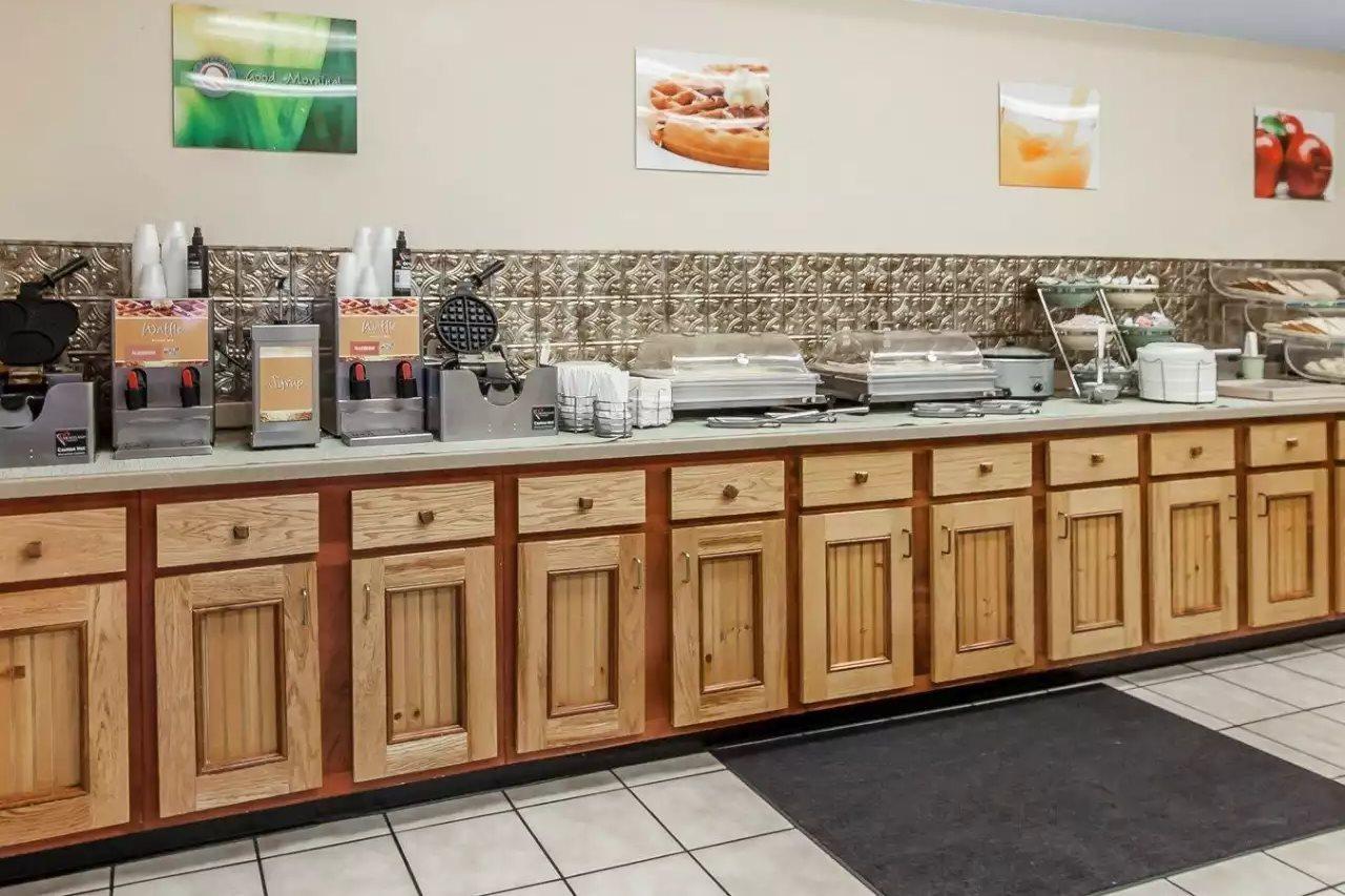 Quality & At Dollywood Lane Pigeon Forge