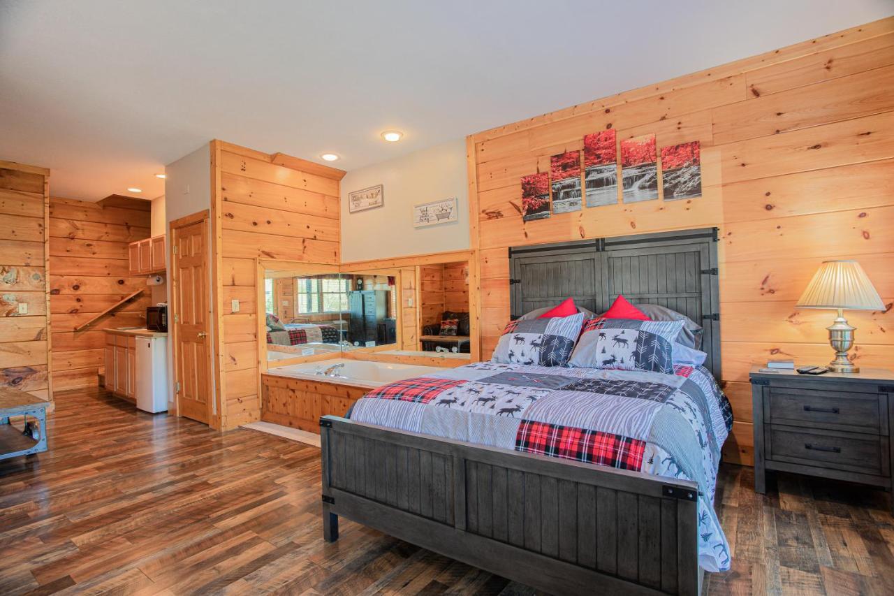 Deer Tracks Retreat In Pigeon Forge! Holiday home Pigeon Forge