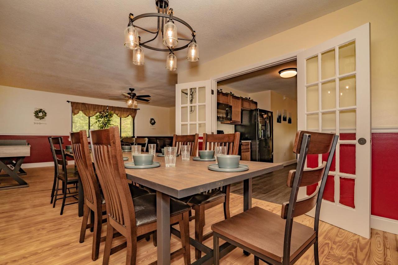 Chalet Escape, Hot Tub, Game Room, Wifi, 1089 Free Tickets Each Paid Day, Dollywood And Pigeon Forge